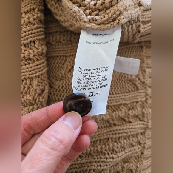 Quince Oversized Cable Knit Cardigan - Picture 4 of 5